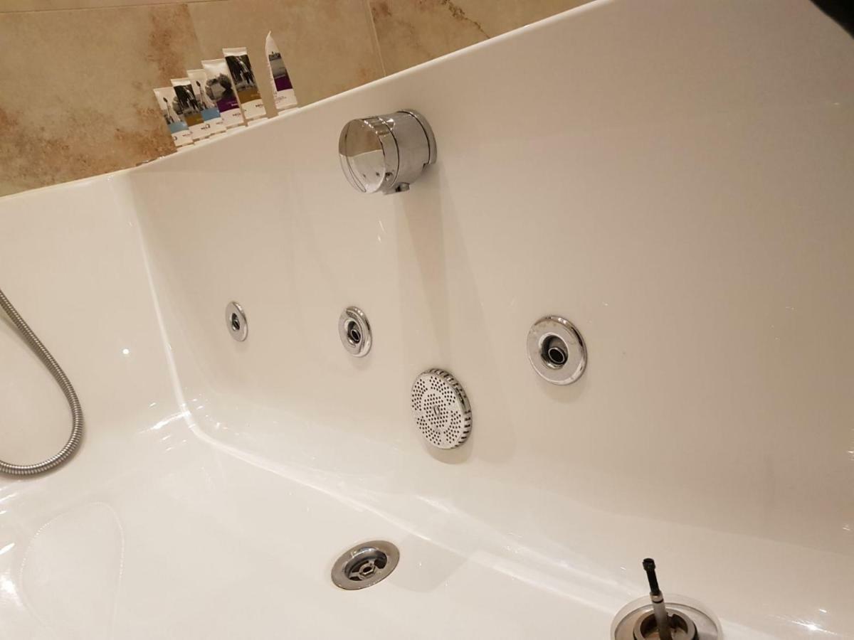 Heart Of Knightsbridge - Stunning Air Conditioned Apartment - 1 Minute Walk From Harrods London Luaran gambar